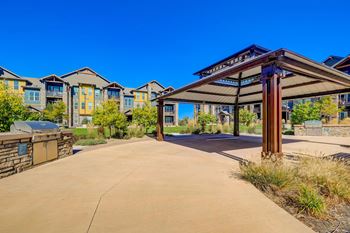 Courtyard with bbq grills